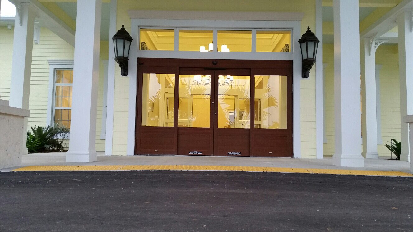 DuraStorm 2000/3000 HurricaneRated Automatic Sliding Door STANLEY